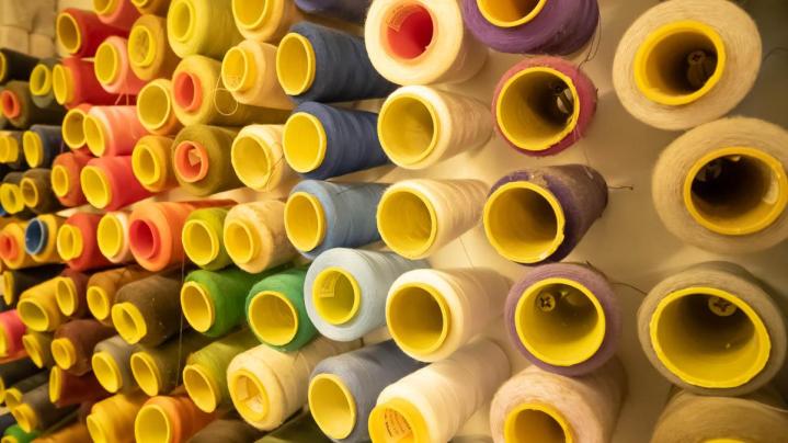 Des professionnels de la retouche de couture à Athis-Mons